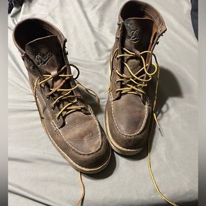 10.5 danner moc toe boots, hardly worn